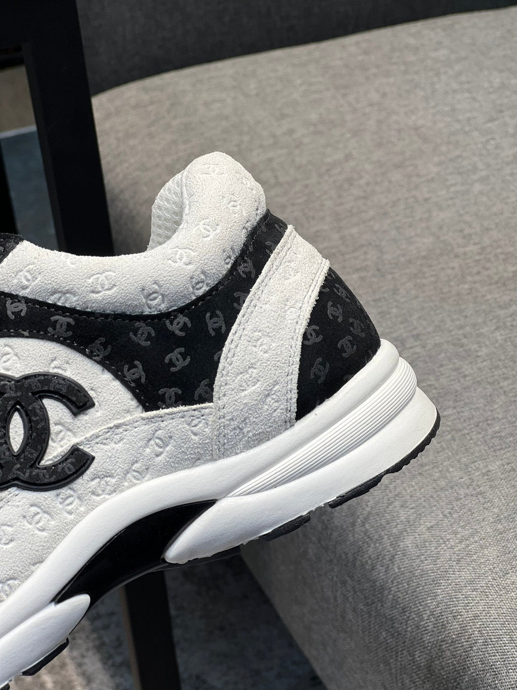 Zapatillas de ante y malla de primera calidad
