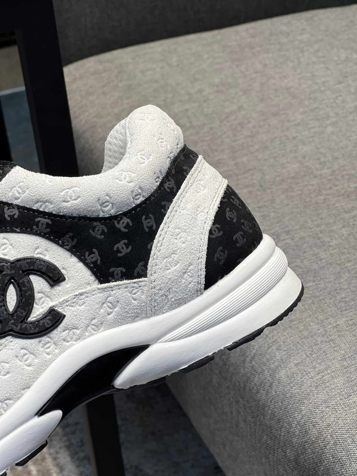 Zapatillas de ante y malla de primera calidad