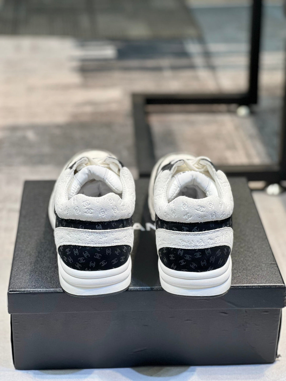 Zapatillas de ante y malla de primera calidad