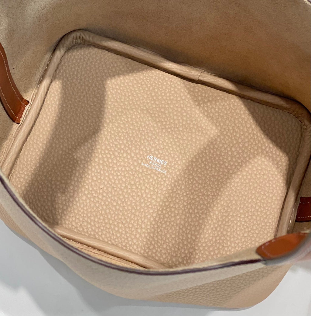Bolsa tipo cubo de gabardina encerada