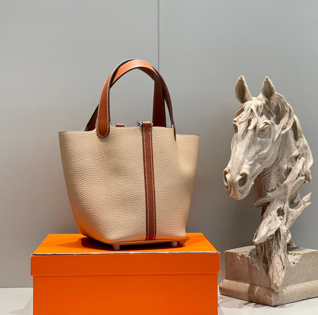 Bolsa tipo cubo de gabardina encerada