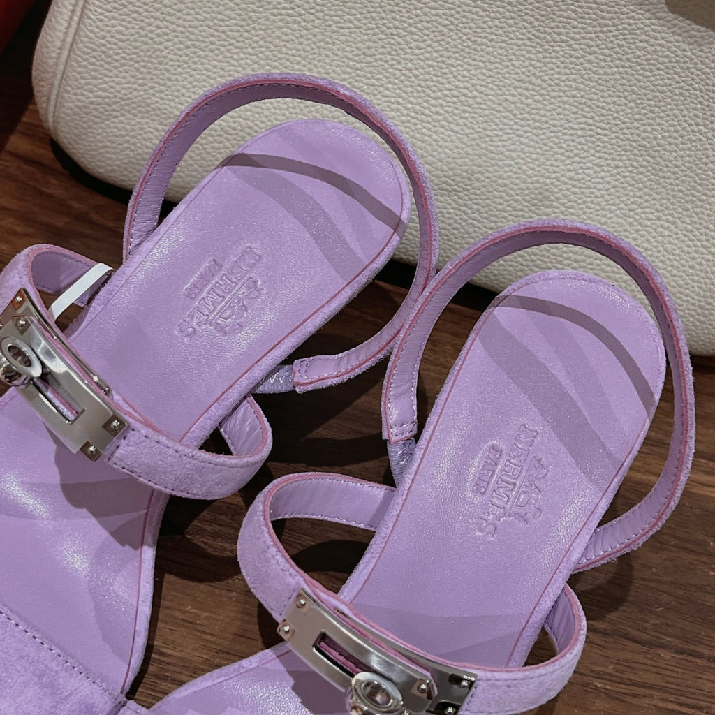 Sandalias Kelly de ante con hebilla