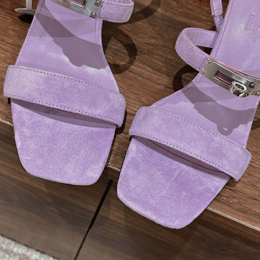 Sandalias Kelly de ante con hebilla
