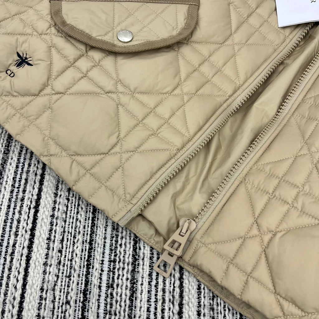 Chaqueta de plumas acolchada con rombos