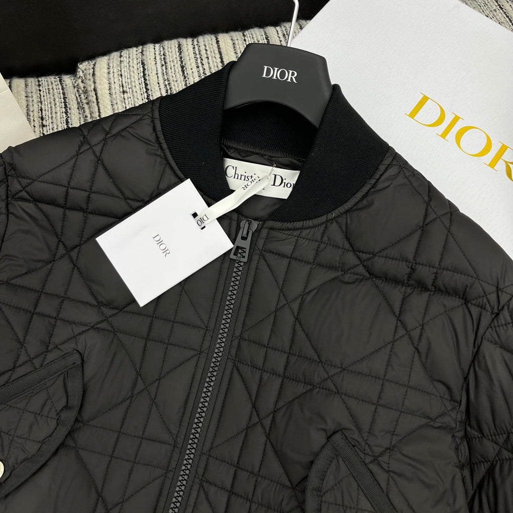 Chaqueta de plumas acolchada con rombos