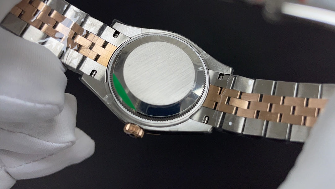 Reloj con esfera bicolor chocolate