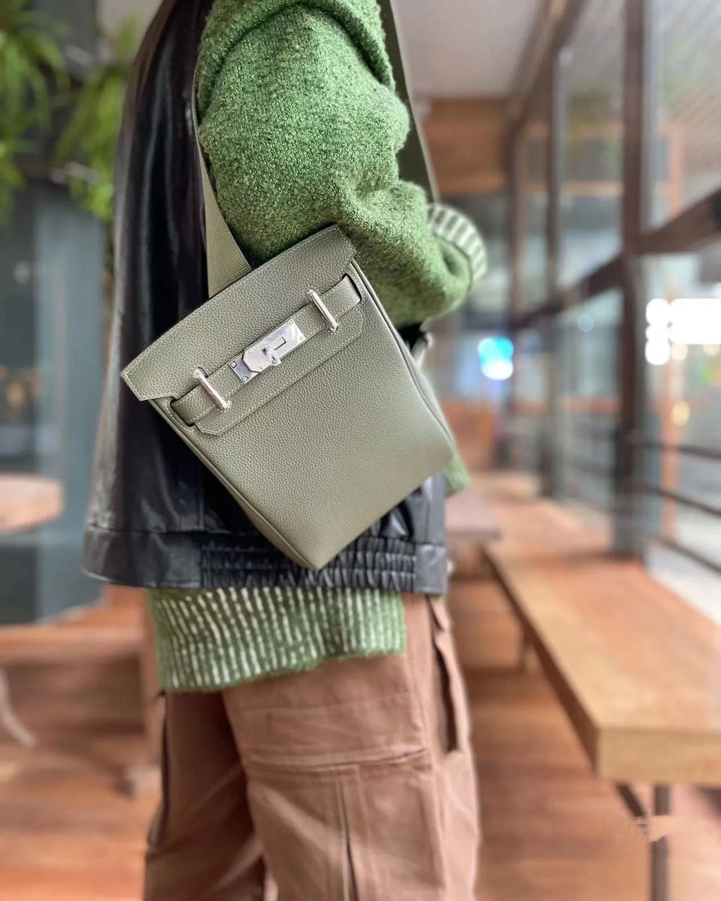 Bolsa de pecho de cuero Togo