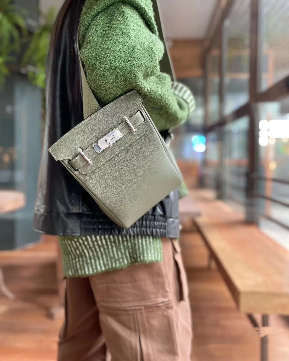 Bolsa de pecho de cuero Togo