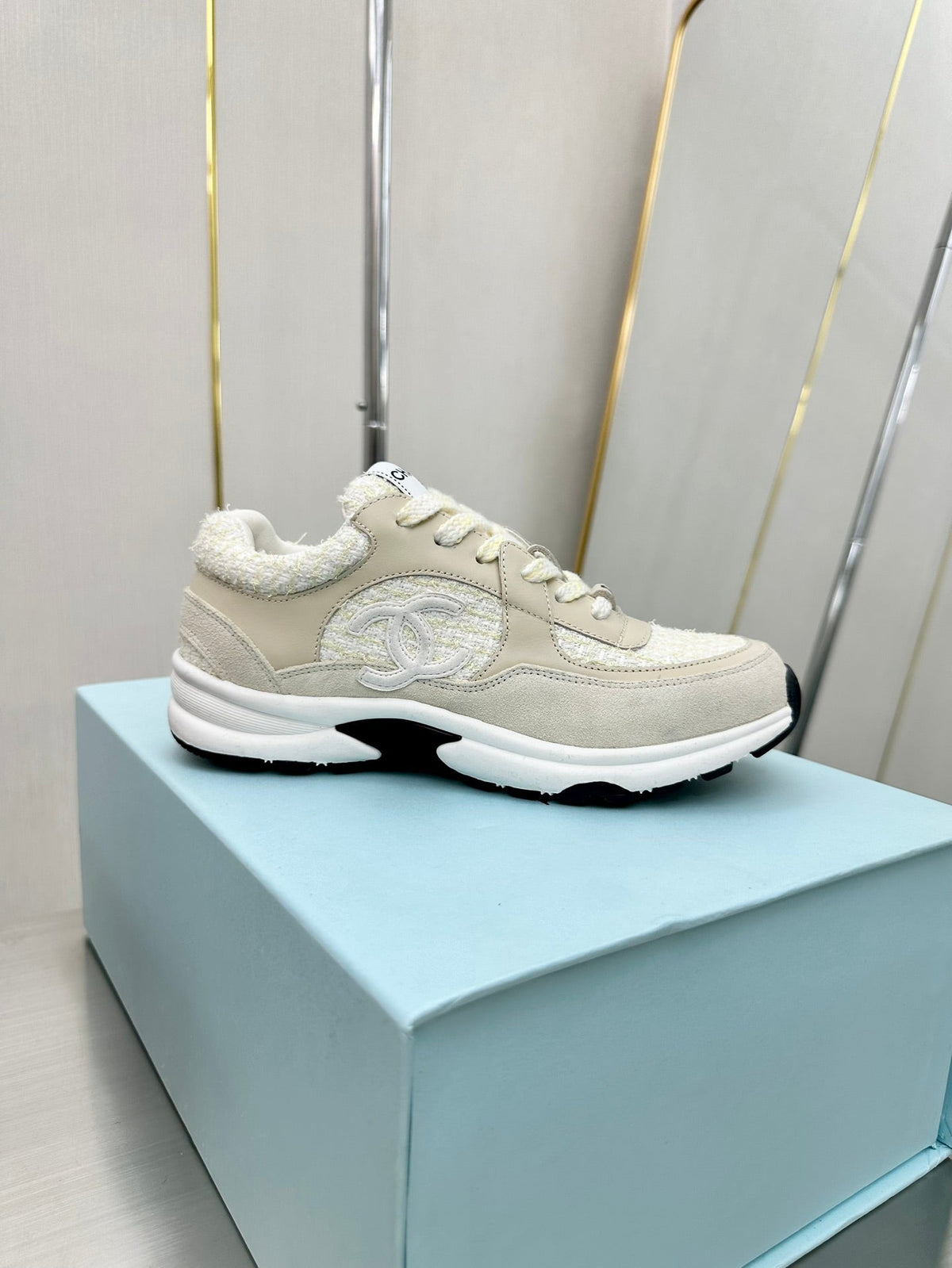 Zapatillas de terciopelo bordado de lujo