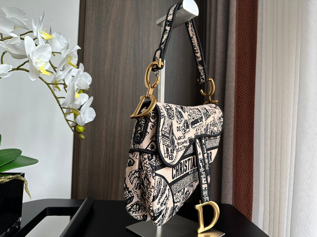 Bolso bandolera de mezclilla negra bordada con flecos – 25,5 cm