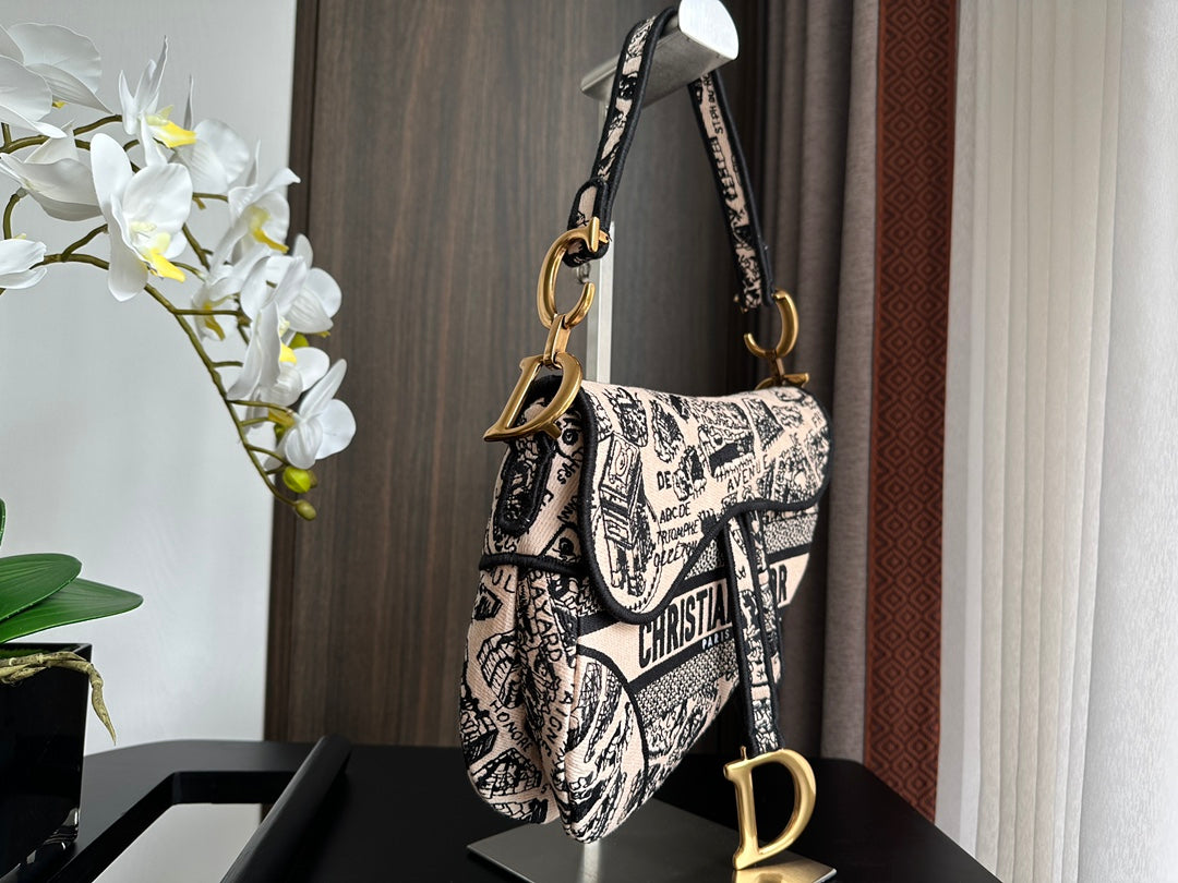 Bolso bandolera de mezclilla negra bordada con flecos – 25,5 cm