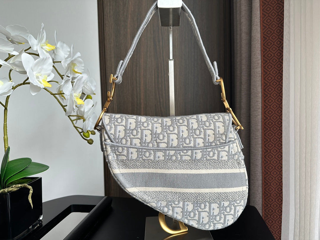 Bolso bandolera vaquero gris bordado con flecos – 25,5 cm