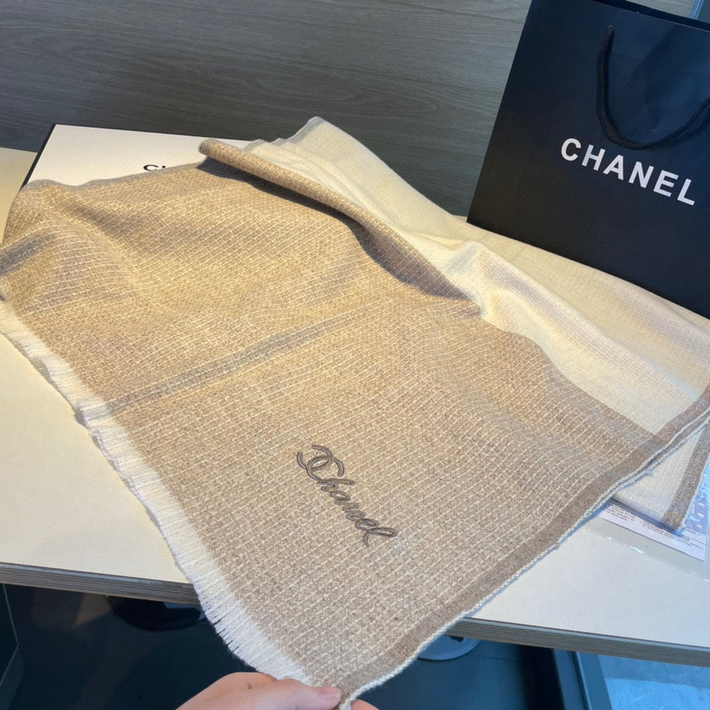 Bufanda de cachemir en tonos beige
