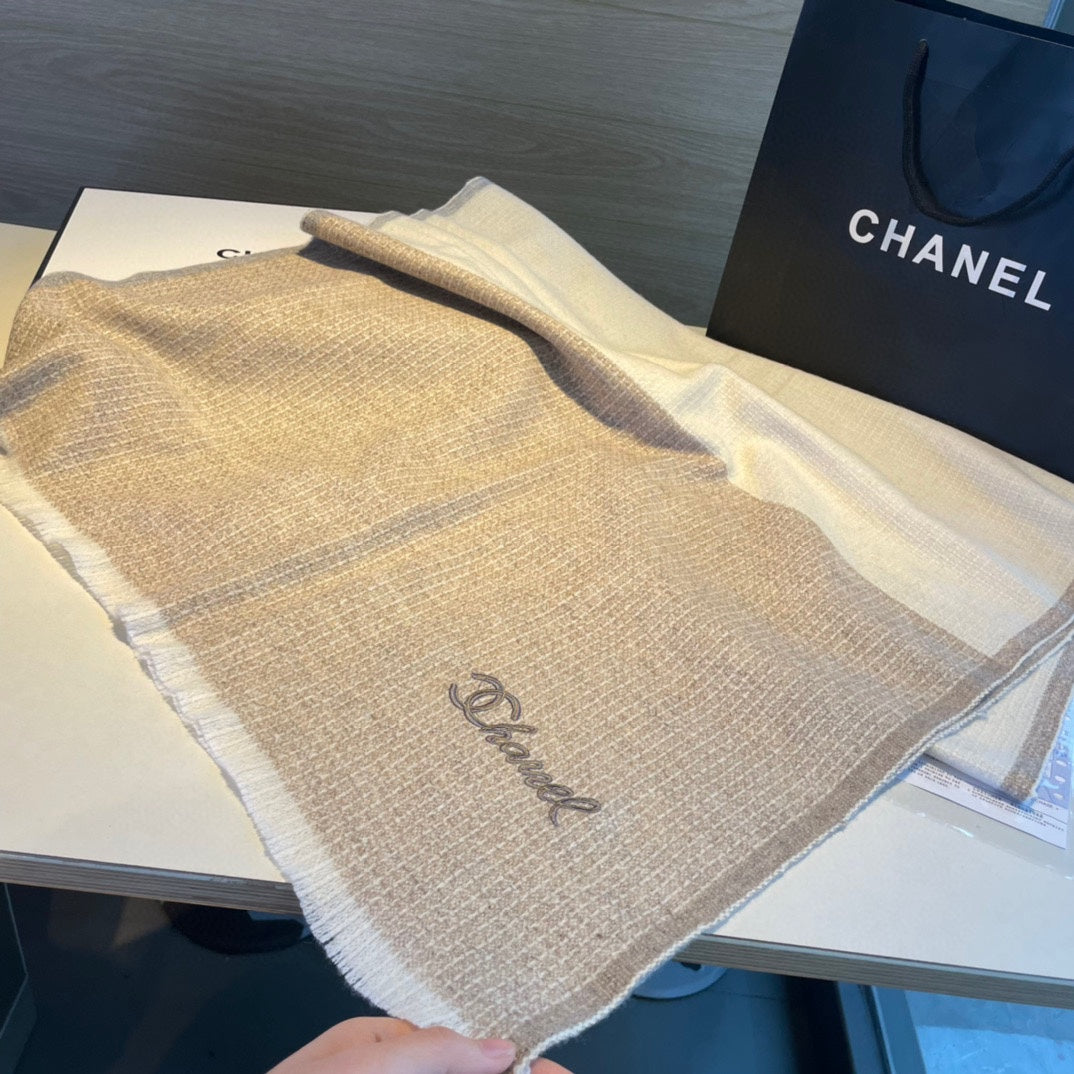 Bufanda de cachemir en tonos beige
