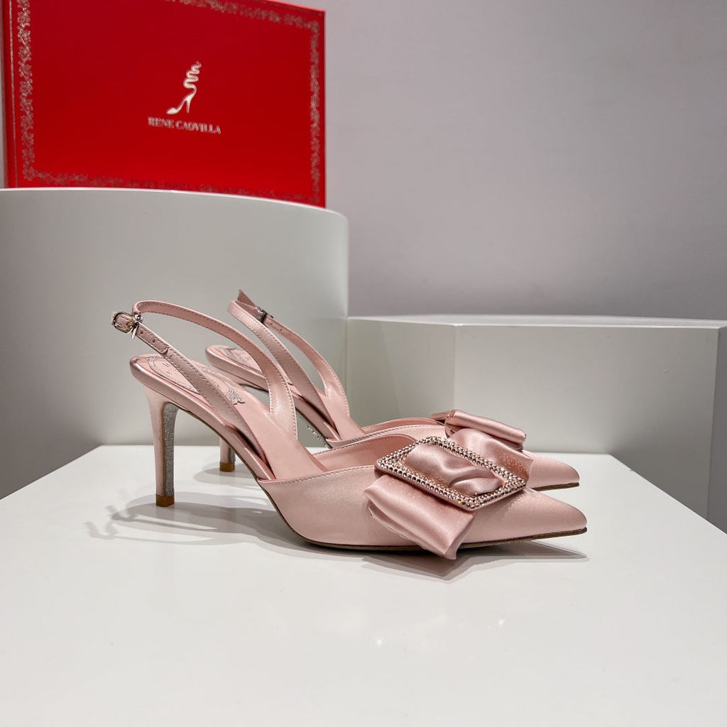Tacones de cristal con lazo de seda