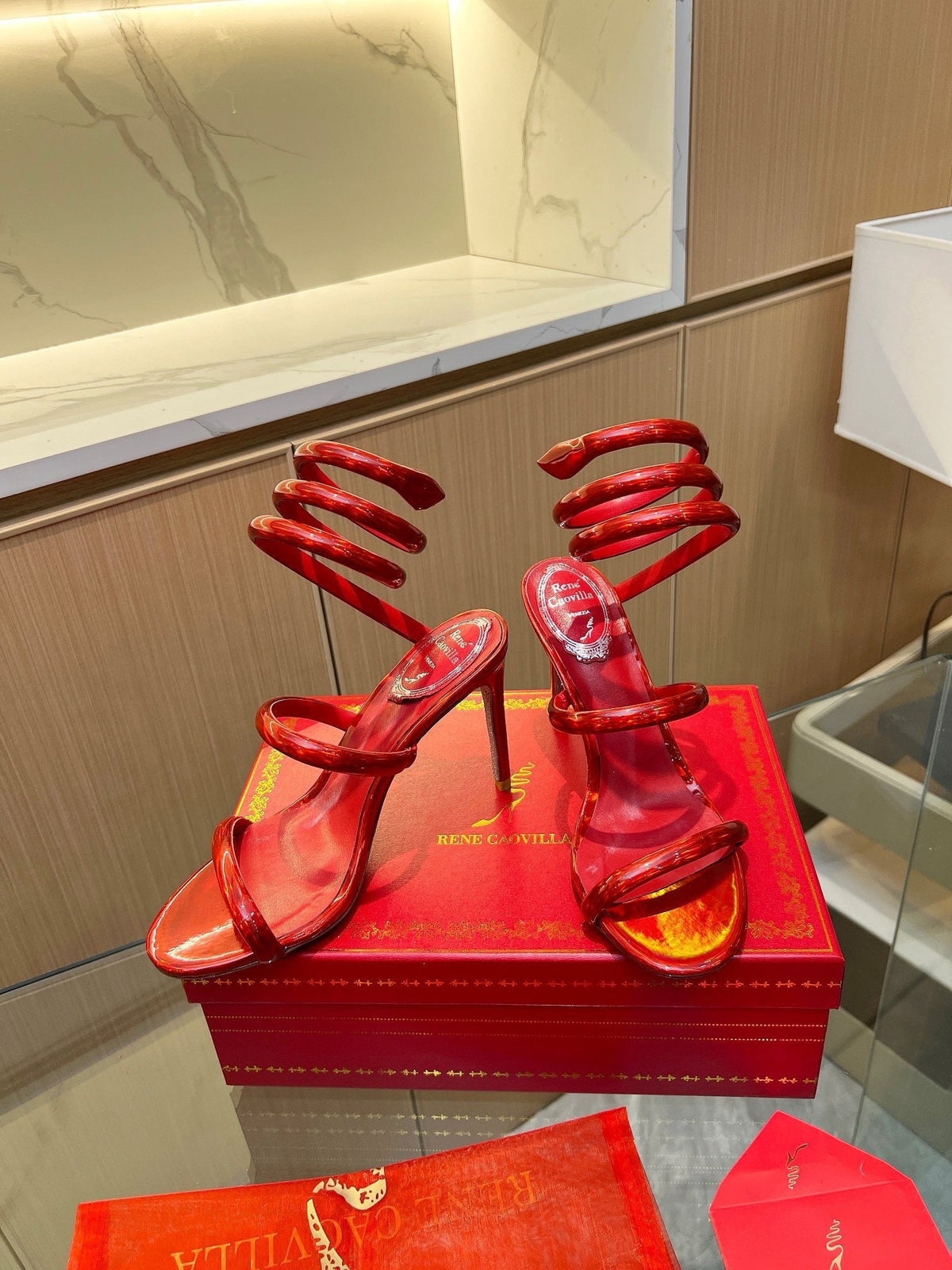Sandalias de cristal de terciopelo con forma de serpiente