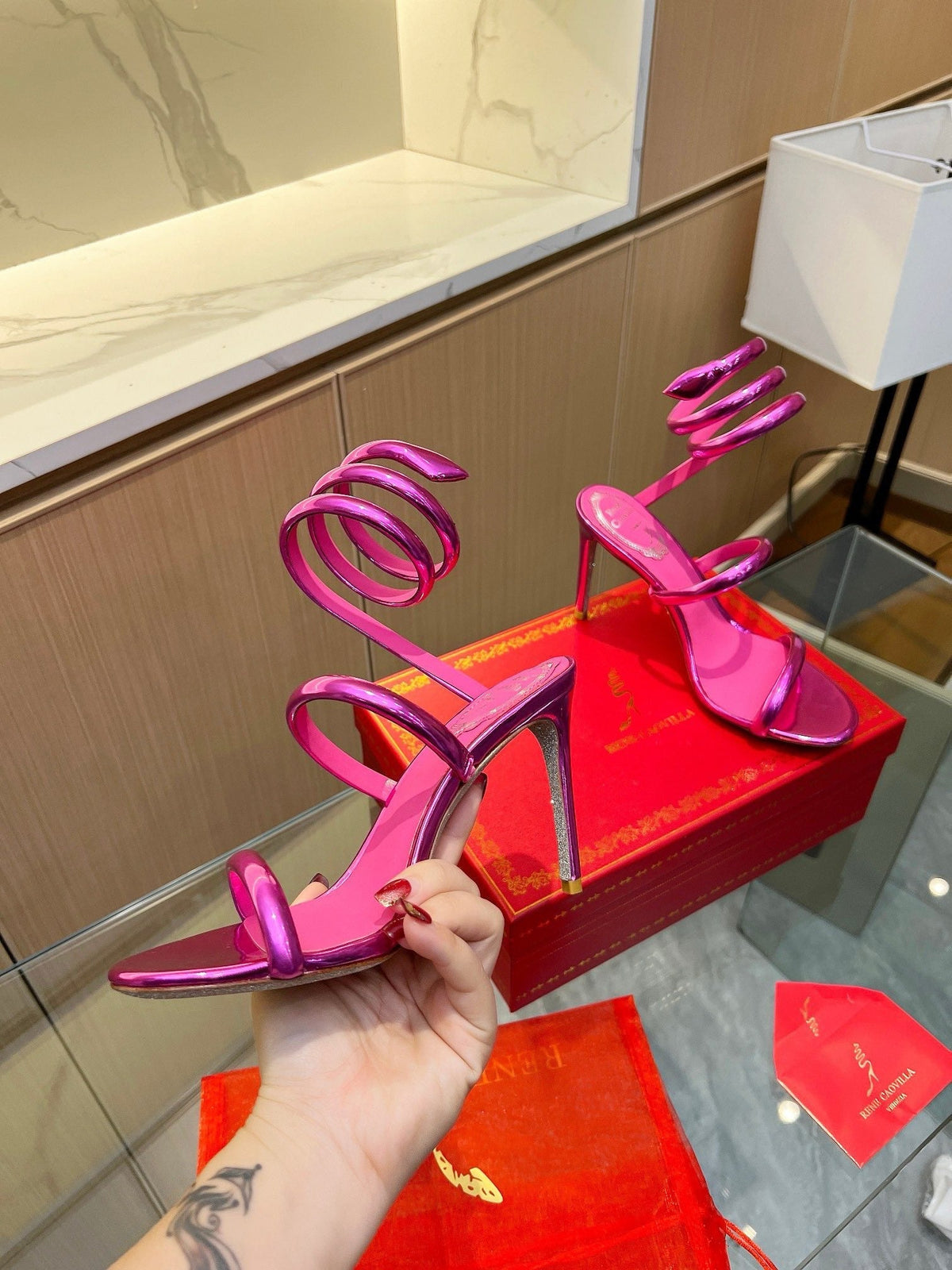 Sandalias de cristal de terciopelo con forma de serpiente