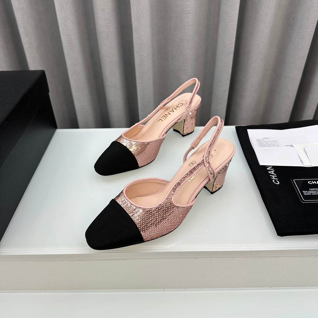 Zapatos de tacón con tira trasera bicolor
