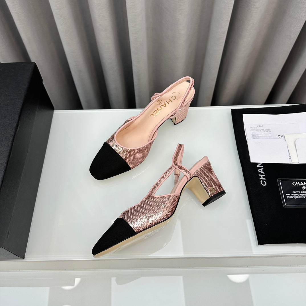Zapatos de tacón con tira trasera bicolor