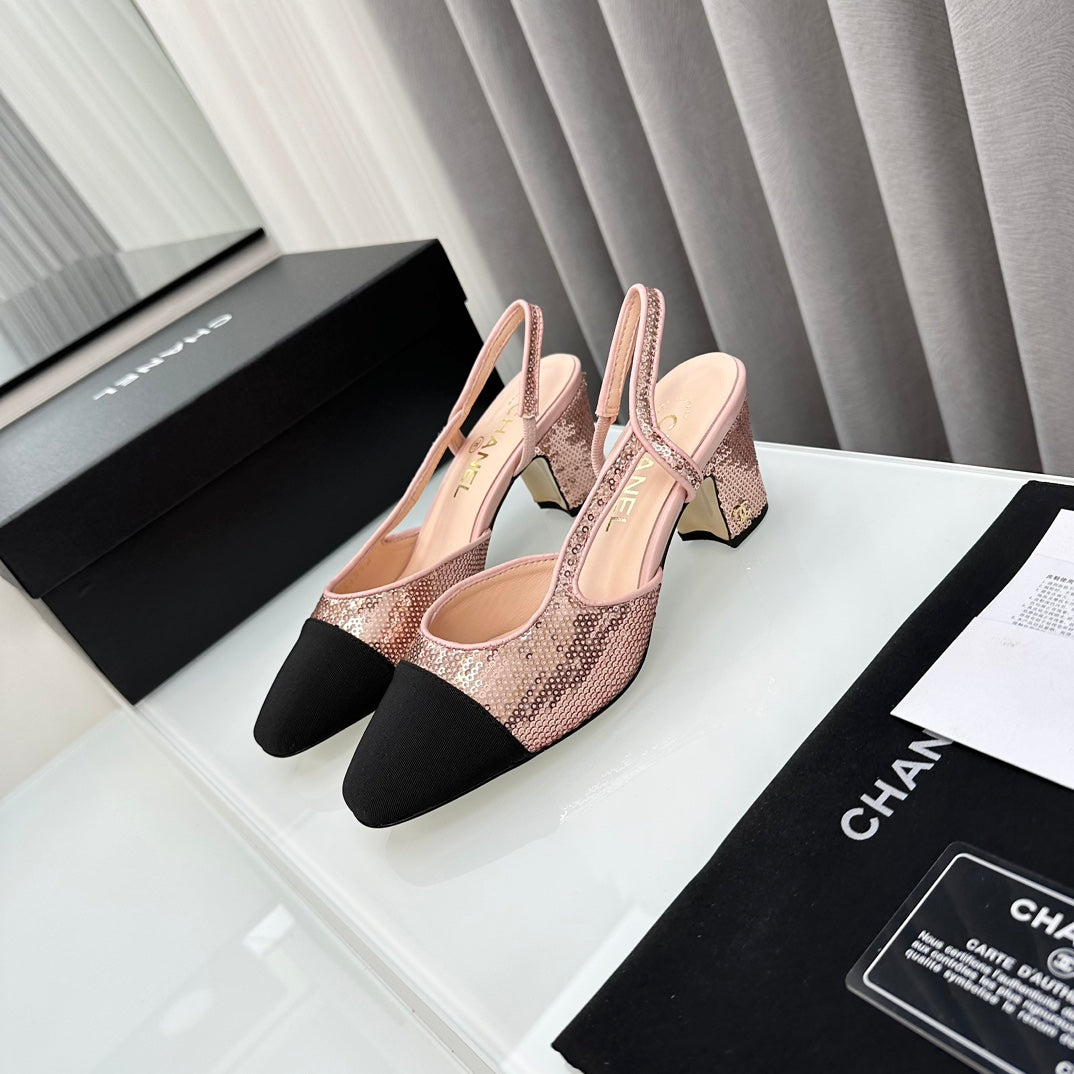 Zapatos de tacón con tira trasera bicolor