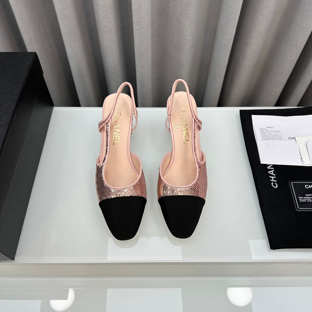 Zapatos de tacón con tira trasera bicolor