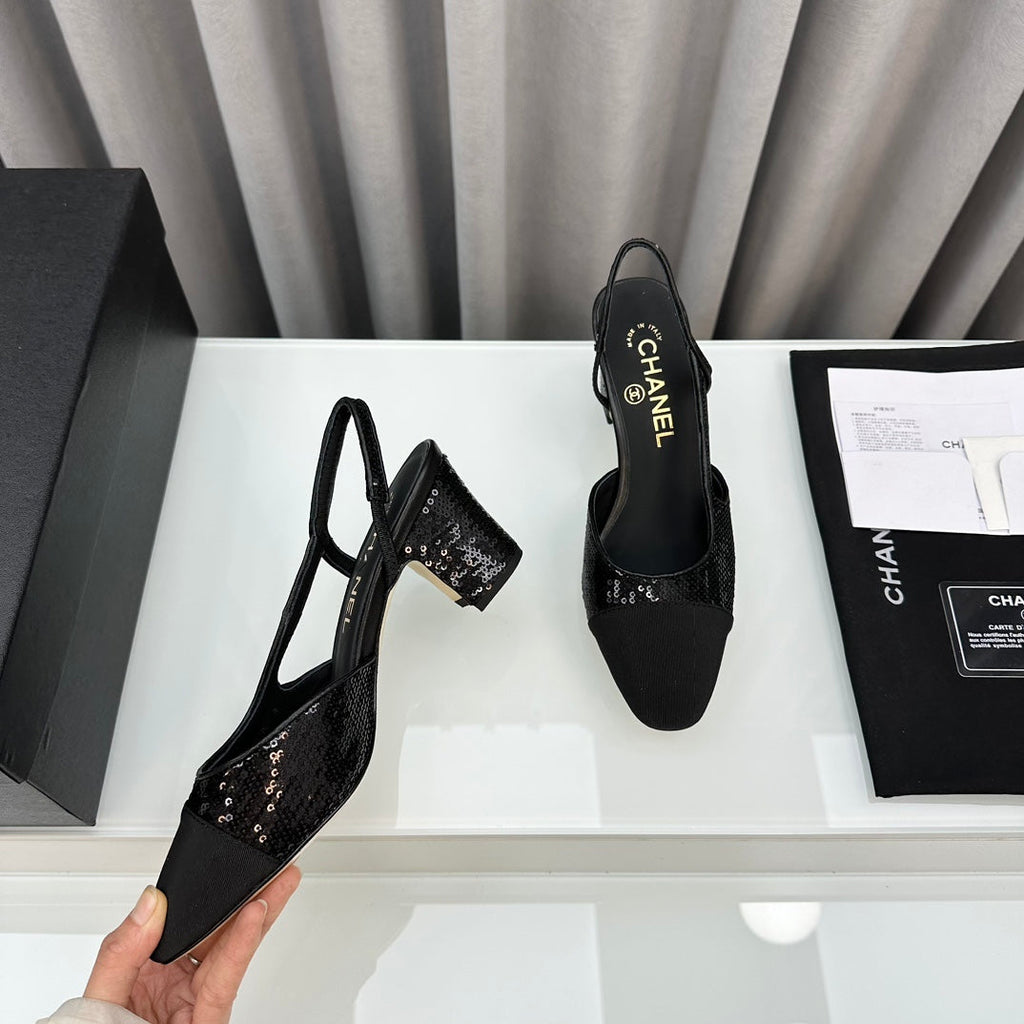 Zapatos de tacón con tira trasera bicolor