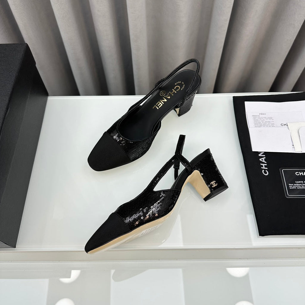 Zapatos de tacón con tira trasera bicolor
