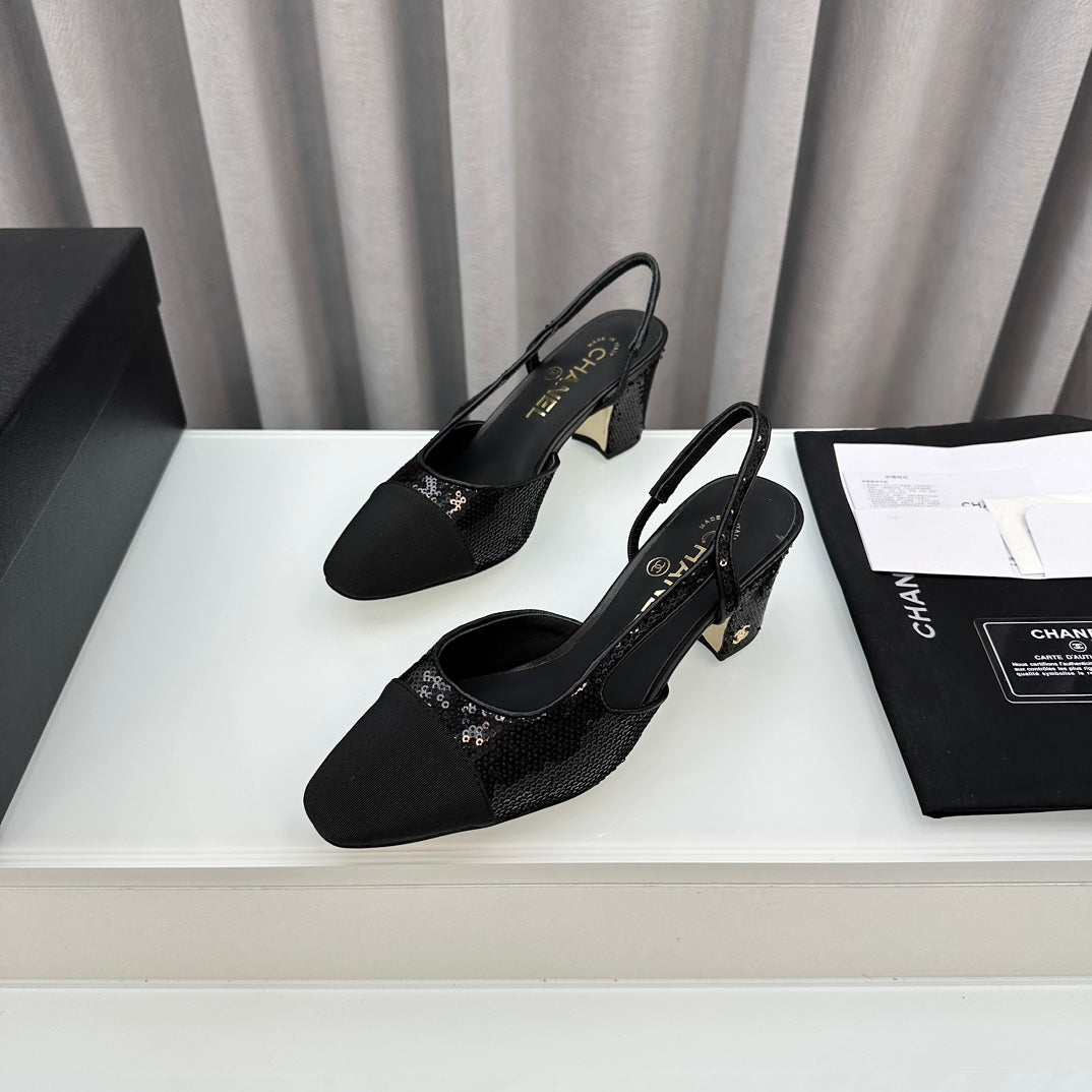 Zapatos de tacón con tira trasera bicolor