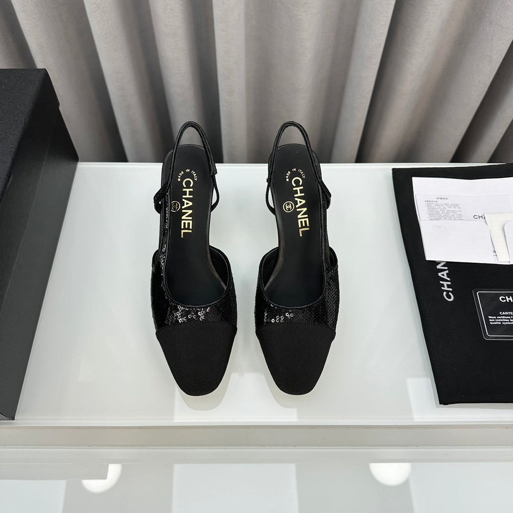 Zapatos de tacón con tira trasera bicolor