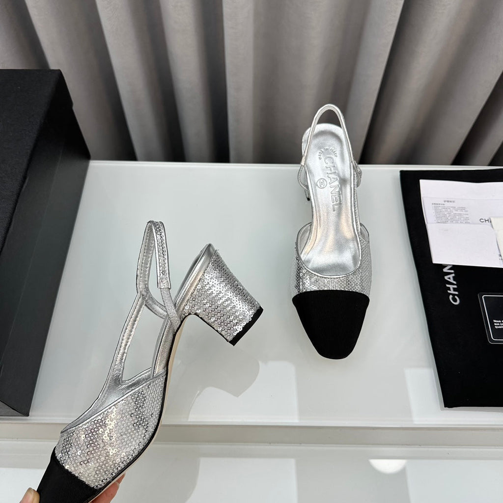 Zapatos de tacón con tira trasera bicolor