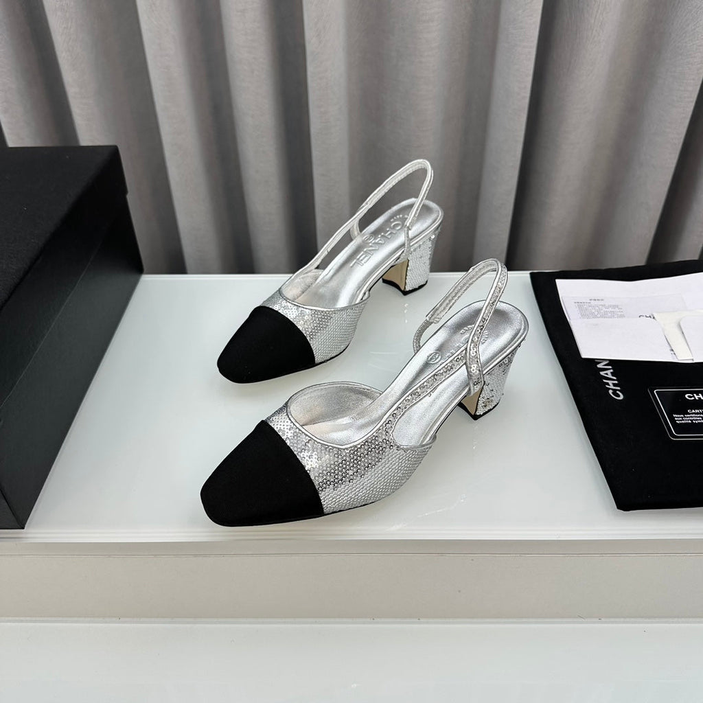 Zapatos de tacón con tira trasera bicolor