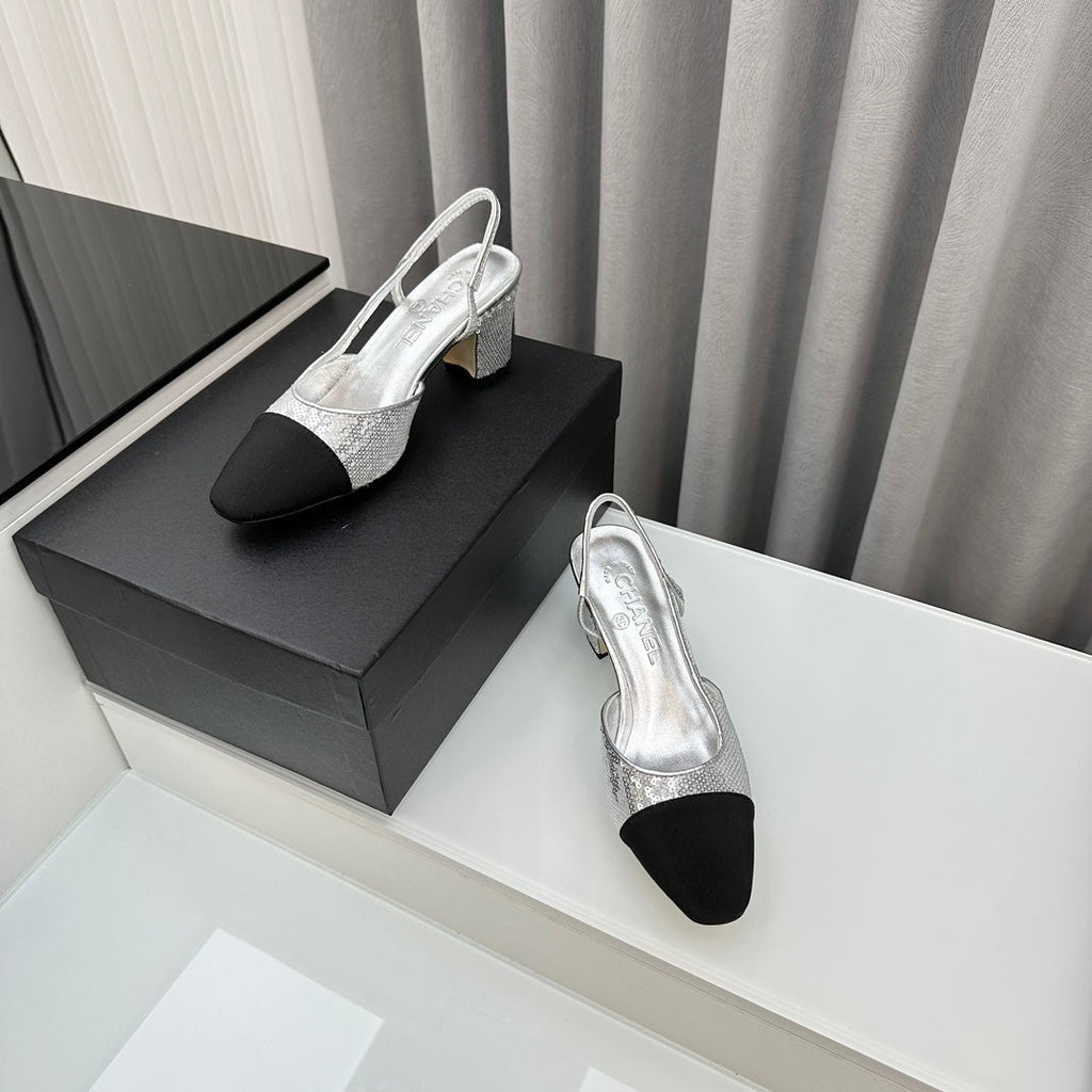 Zapatos de tacón con tira trasera bicolor