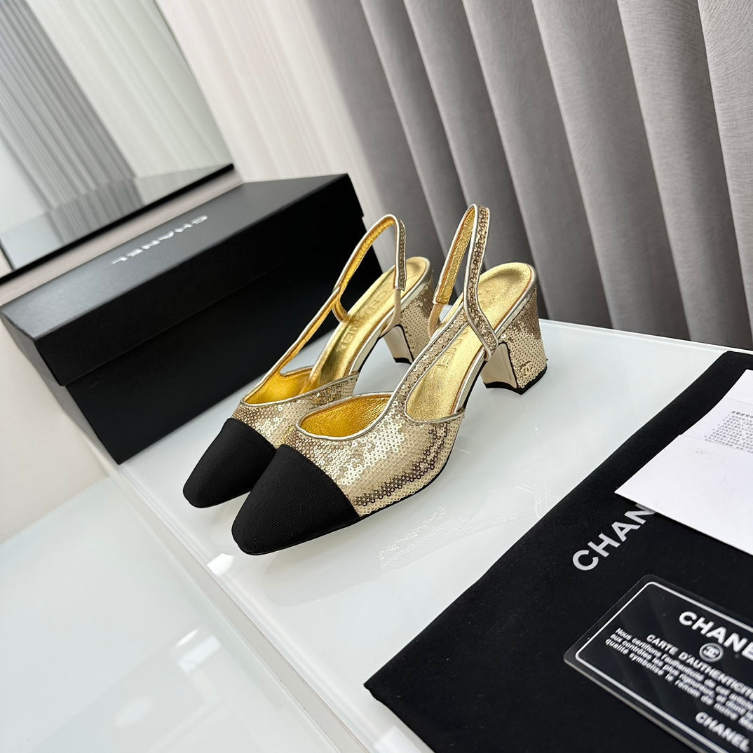 Zapatos de tacón con tira trasera bicolor