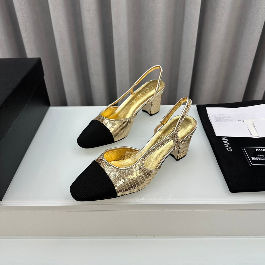 Zapatos de tacón con tira trasera bicolor