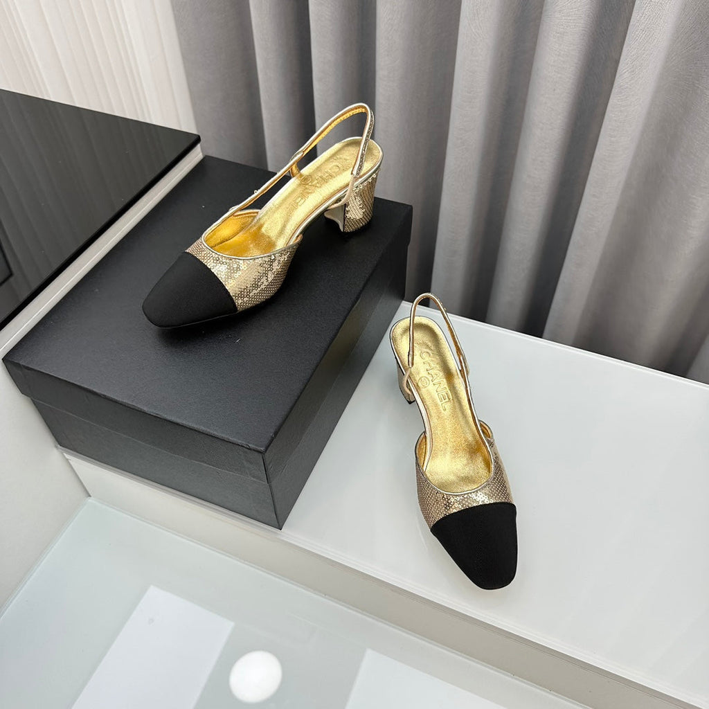 Zapatos de tacón con tira trasera bicolor