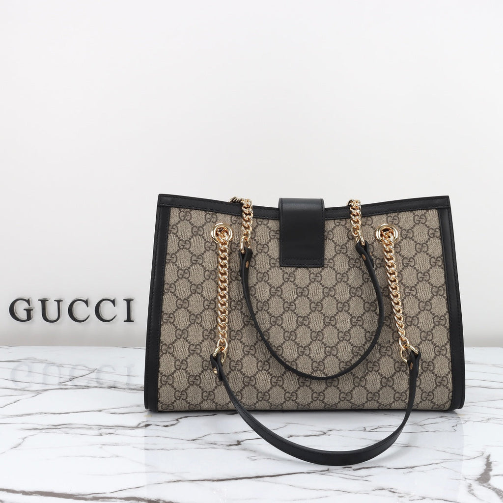 Bolso de cuero con candado