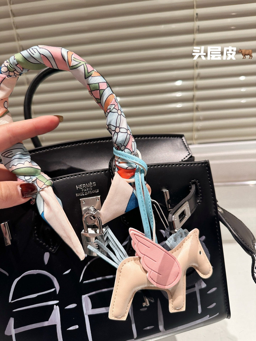 25 Litchi Leather – Edición Premium