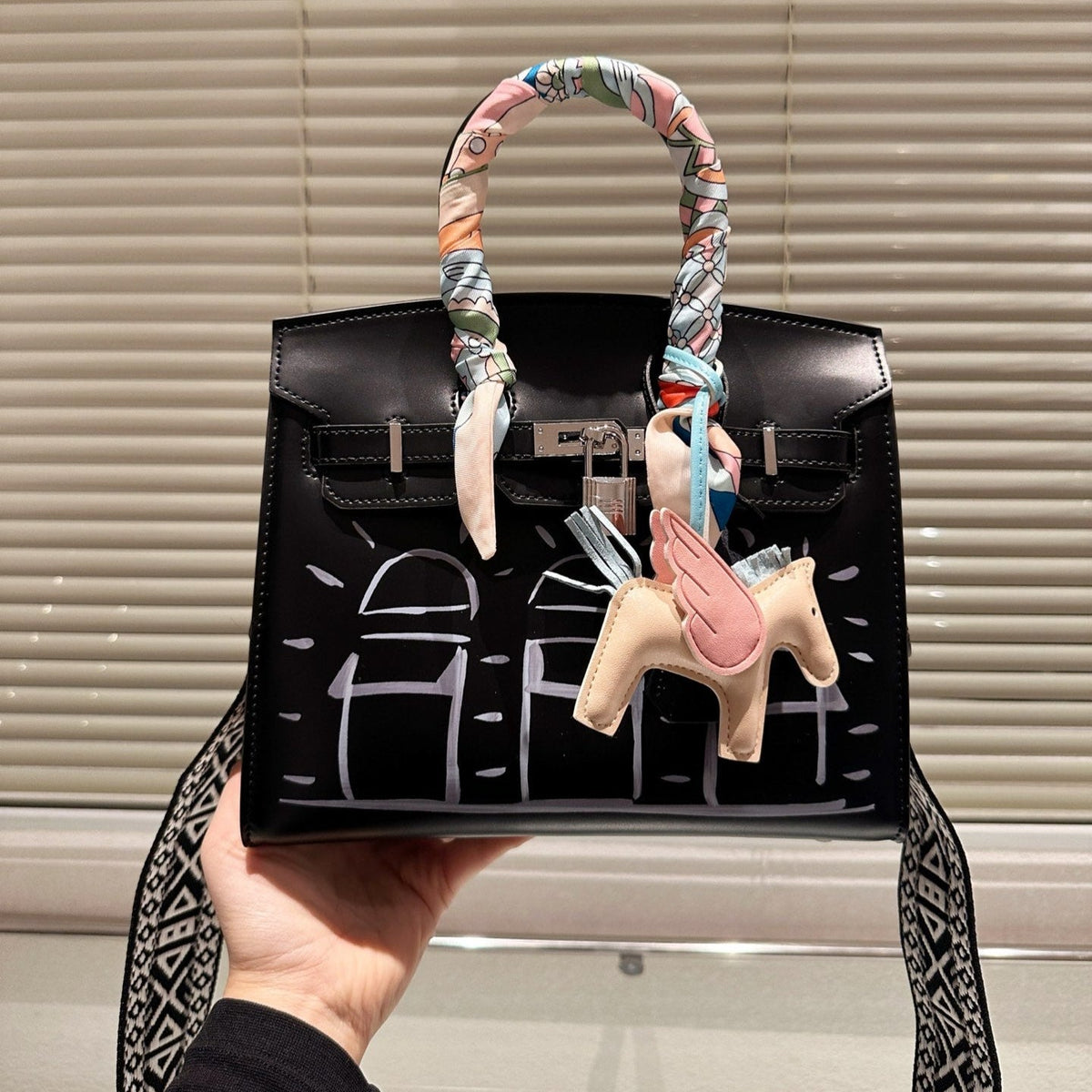 25 Litchi Leather – Edición Premium