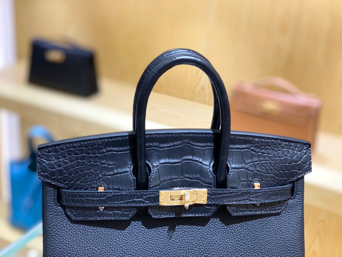 Bolso mate de cocodrilo y piel de togo de 25 pulgadas