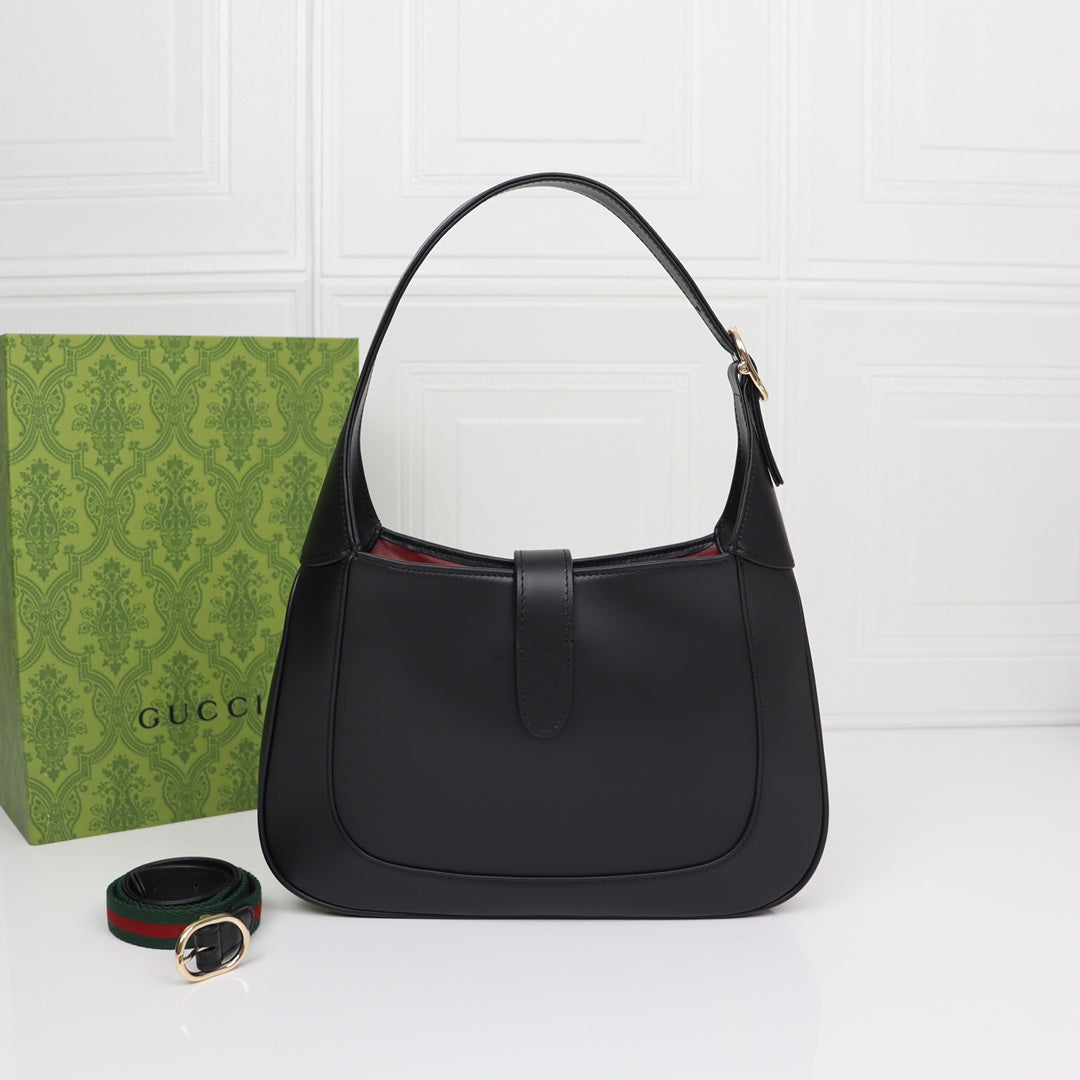 Bolso bandolera pequeño de piel negra