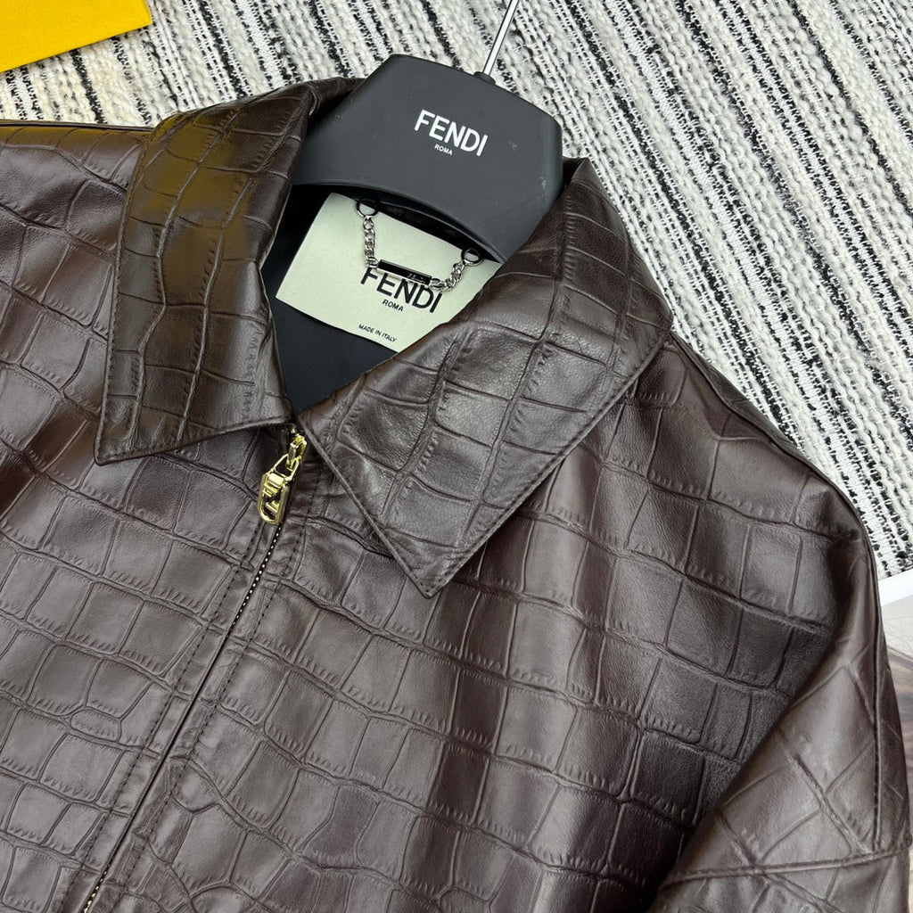 Chaqueta de piel de cordero con estampado de cocodrilo