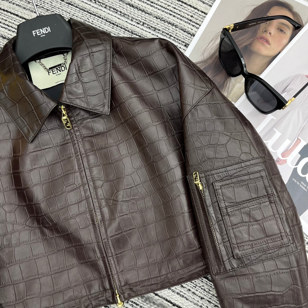 Chaqueta de piel de cordero con estampado de cocodrilo