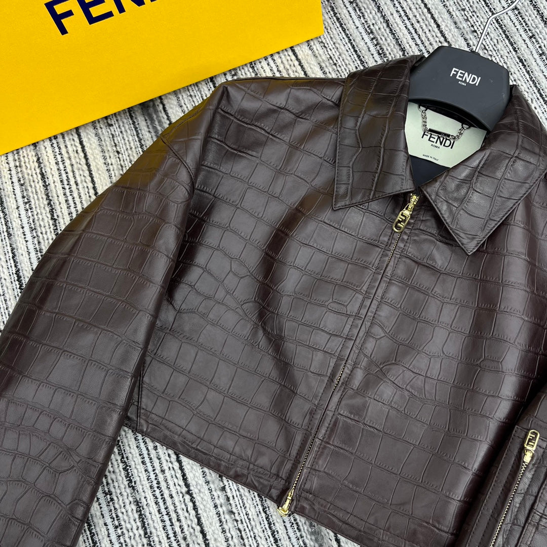 Chaqueta de piel de cordero con estampado de cocodrilo