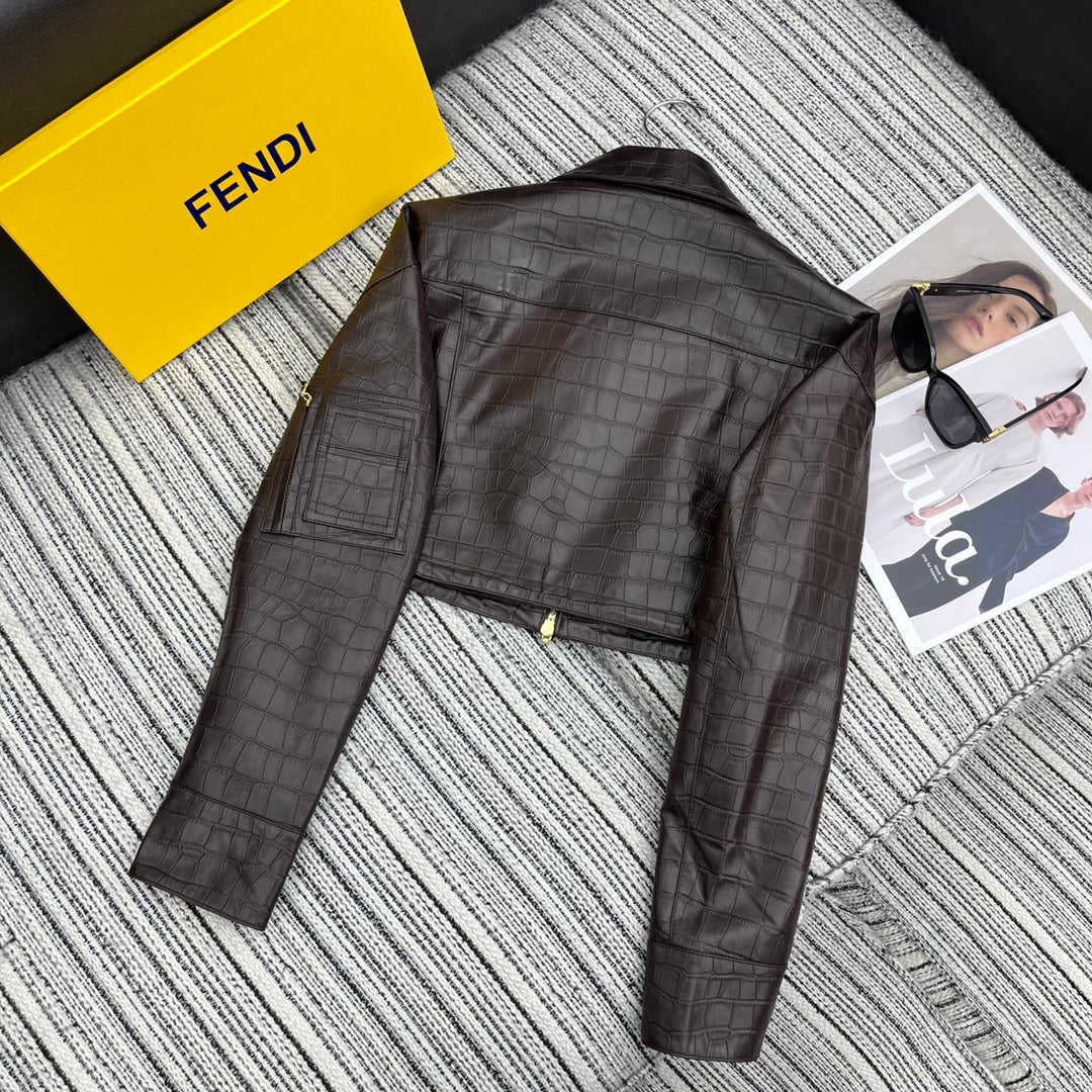 Chaqueta de piel de cordero con estampado de cocodrilo