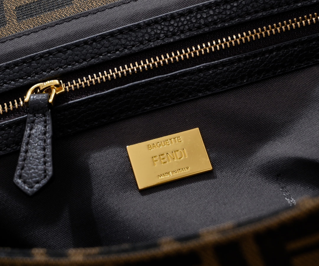 Bolsa grande para baguette con monograma