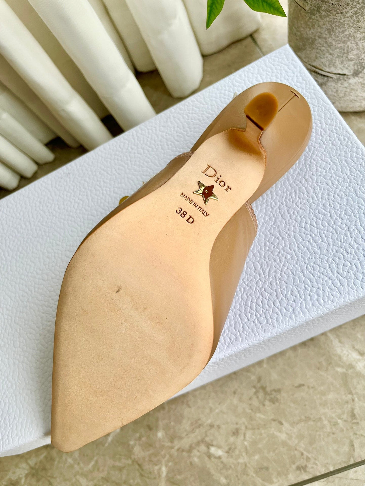 Tacones de salón con jacquard bordado