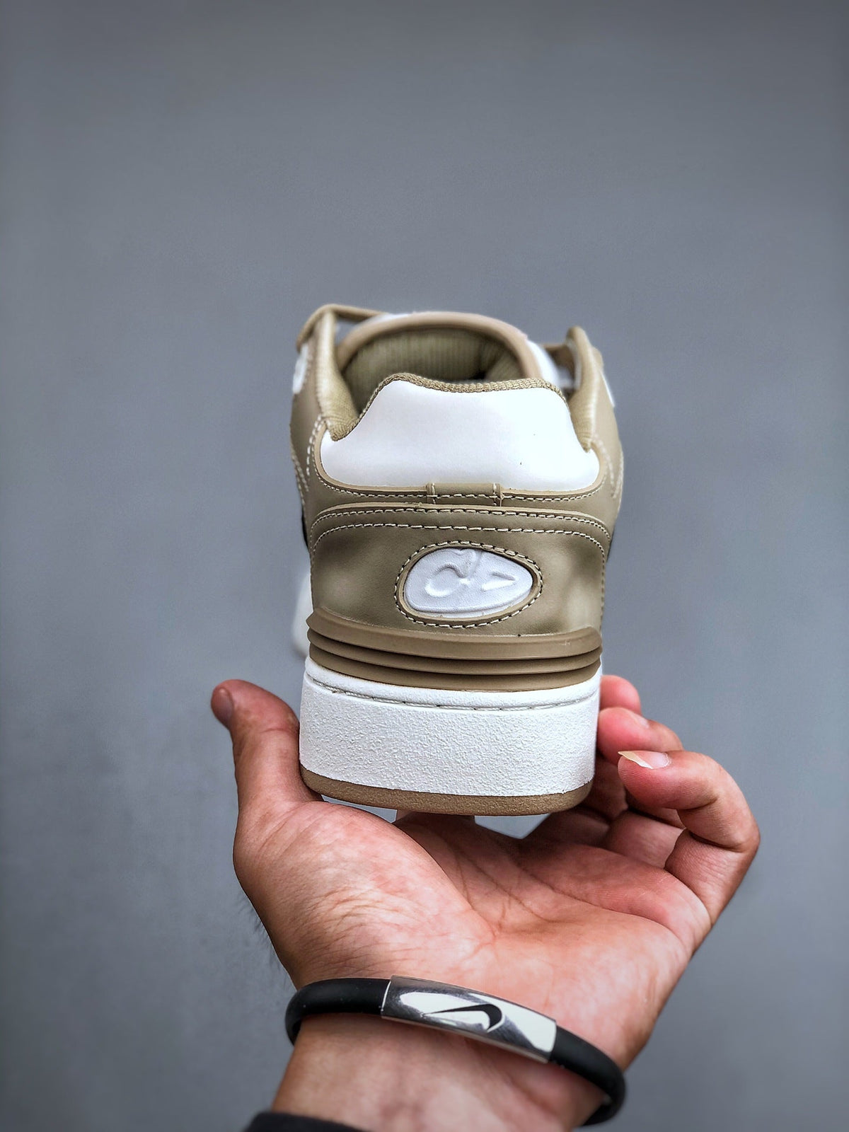 Zapatillas bajas inspiradas en el B57