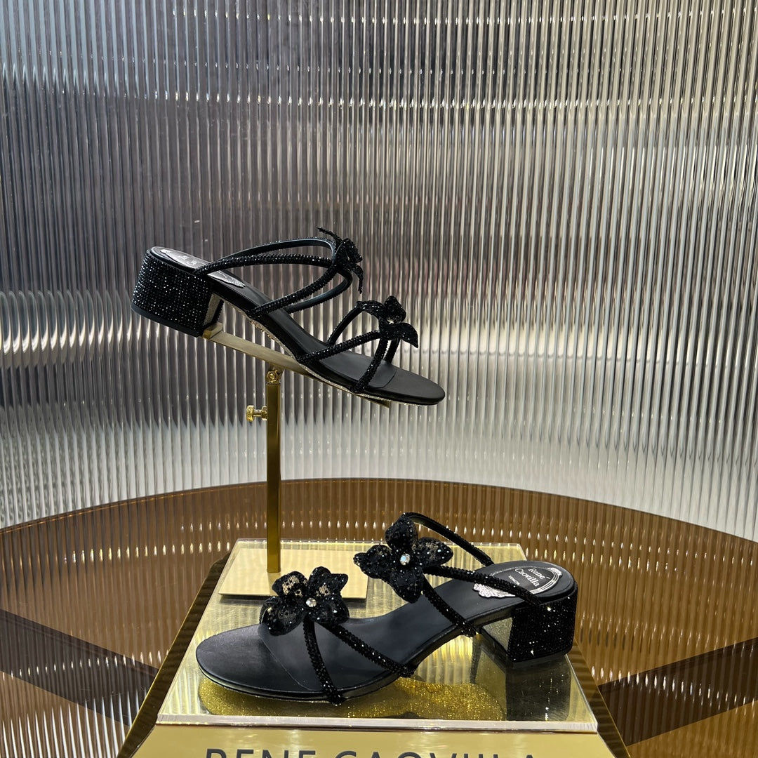 Sandalias de cristal con flores de encaje