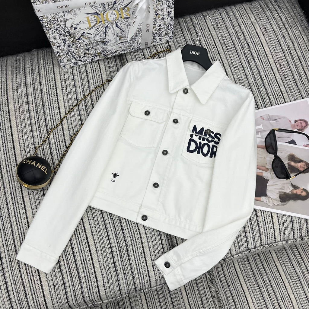 Chaqueta vaquera con logo bordado