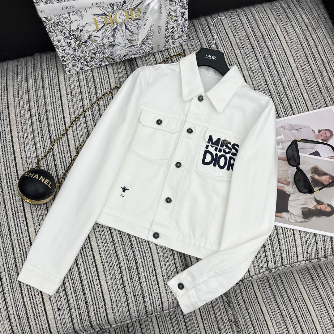 Chaqueta vaquera con logo bordado